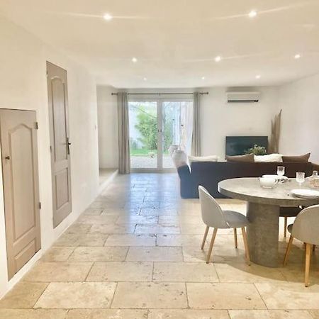 Maison Avec Jardin Et 3 Petits Chats , Proche Du Chateau Lacoste Le Puy-Sainte-Reparade Luaran gambar
