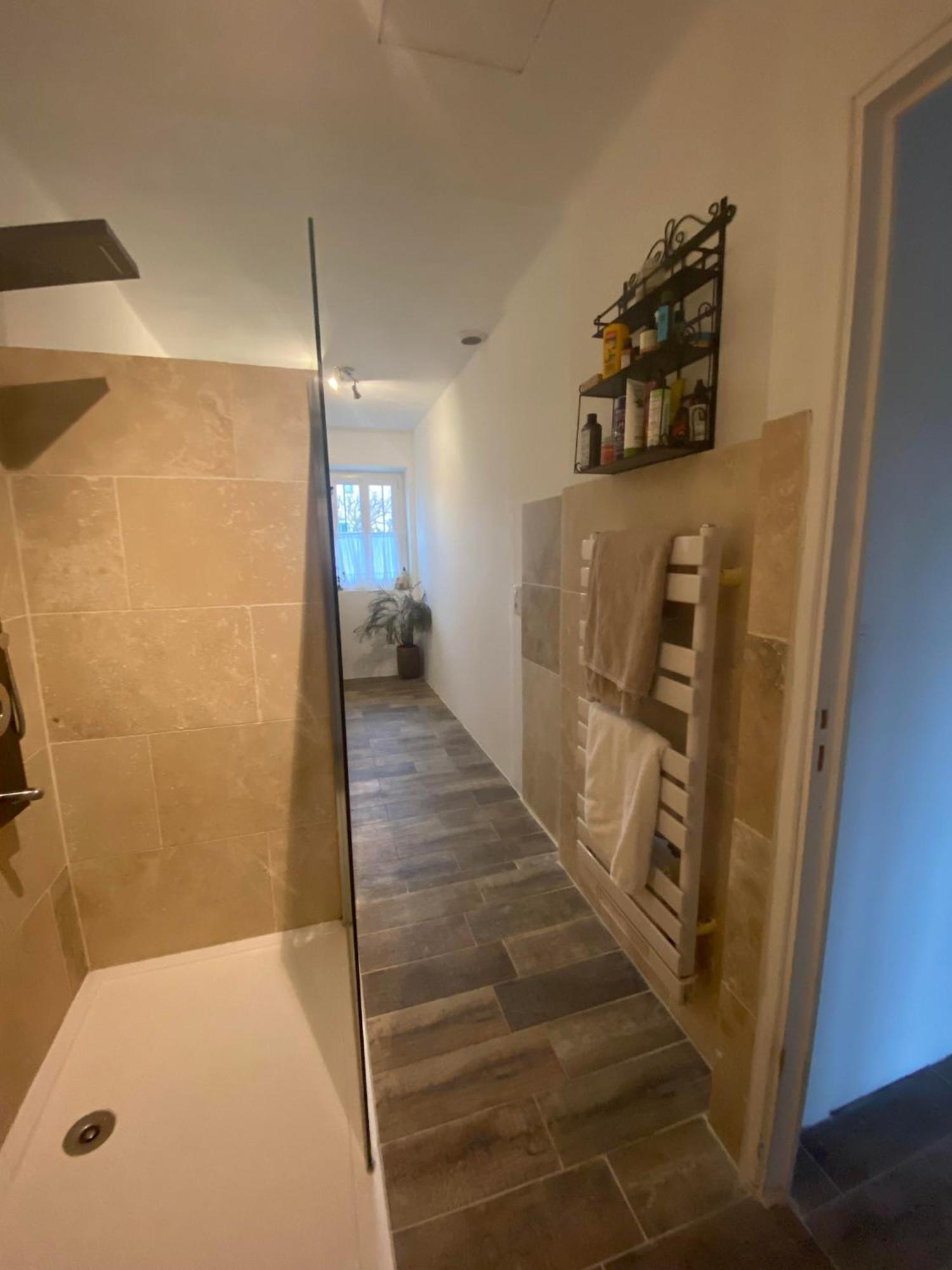 Maison Avec Jardin Et 3 Petits Chats , Proche Du Chateau Lacoste Le Puy-Sainte-Reparade Luaran gambar