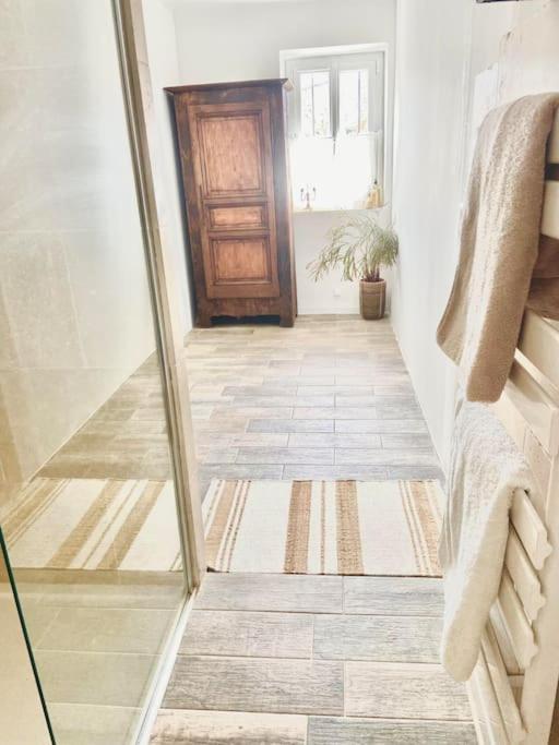 Maison Avec Jardin Et 3 Petits Chats , Proche Du Chateau Lacoste Le Puy-Sainte-Reparade Luaran gambar
