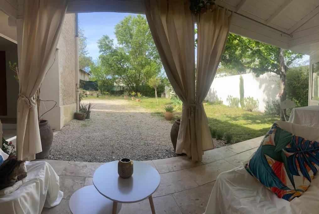 Maison Avec Jardin Et 3 Petits Chats , Proche Du Chateau Lacoste Le Puy-Sainte-Reparade Luaran gambar