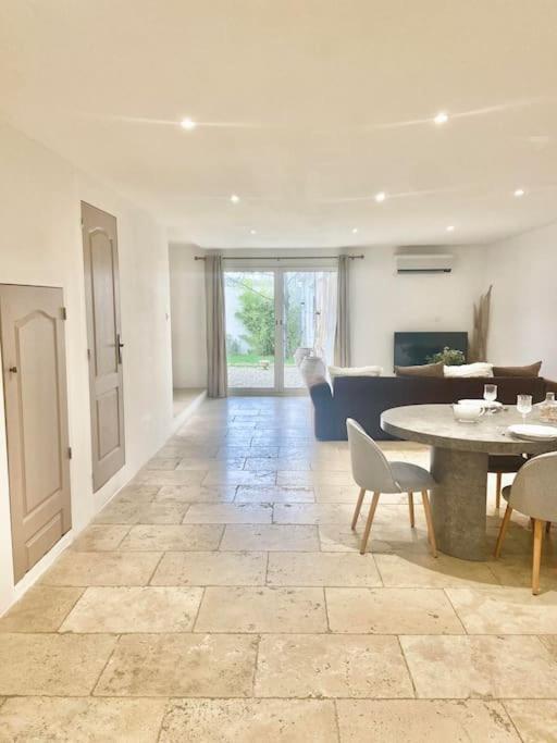 Maison Avec Jardin Et 3 Petits Chats , Proche Du Chateau Lacoste Le Puy-Sainte-Reparade Luaran gambar